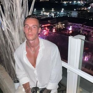 Meet your Posher, Gregory